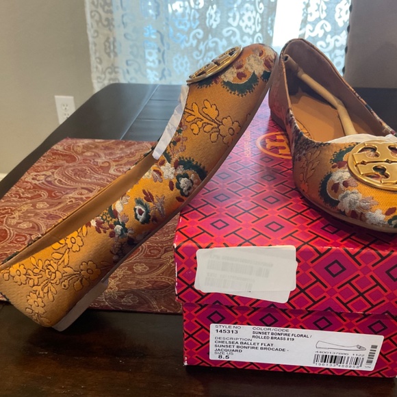 Tory Burch Chelsea  Ballet Flat in Sunset Bonfire Brocade 819 - Size 8.5,BNIB, - Picture 3 of 5